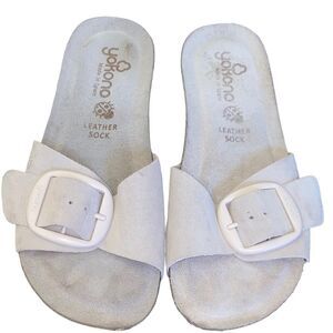 Yokono cream suede leather Sandal with single adj strap buckle size 9